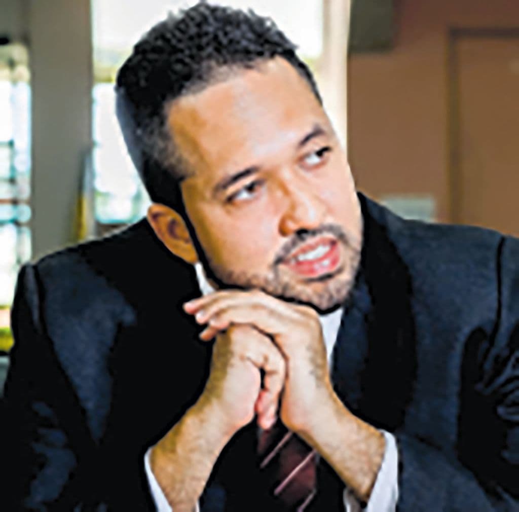 Smokey the political vagrant fights sex toys