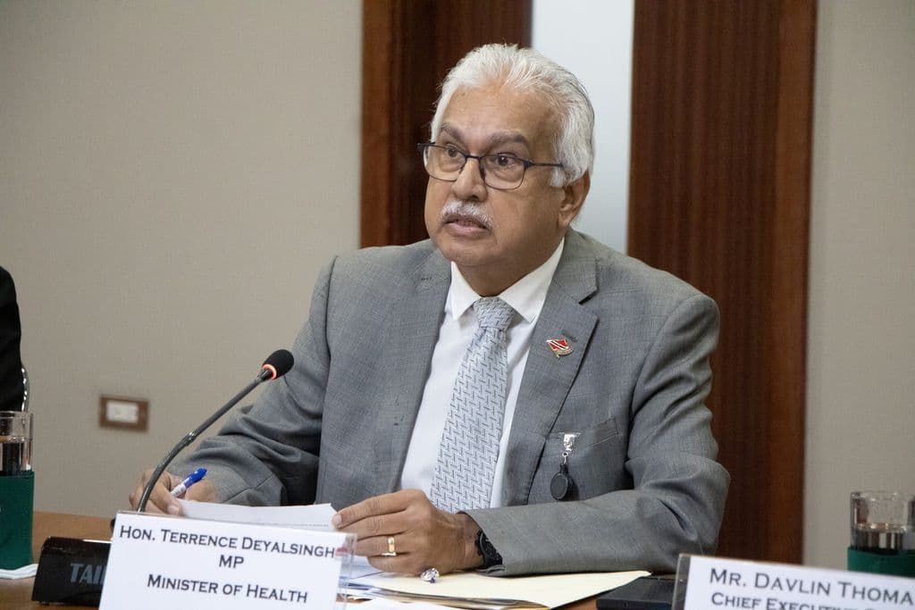 Deyalsingh orders immediate reinstatement of Dr Teelucksingh