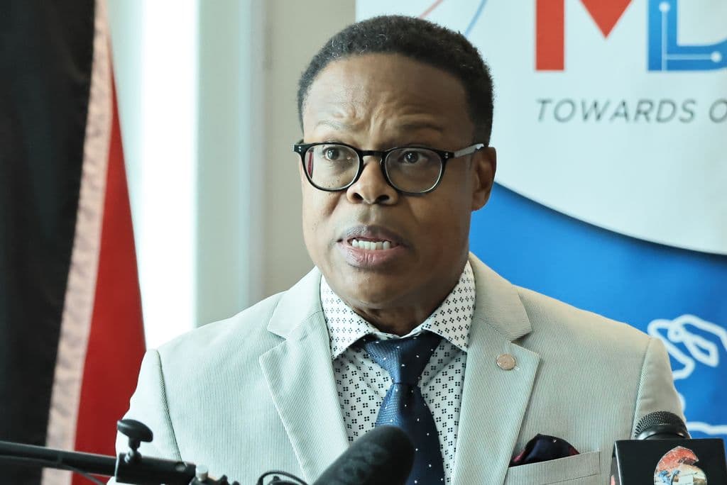 Browne, Caricom ministers to meet US envoy on new Cuba visa policy