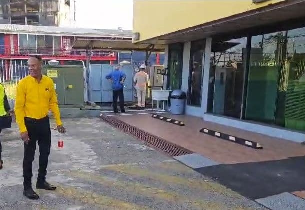 Power outage delays UNC screening