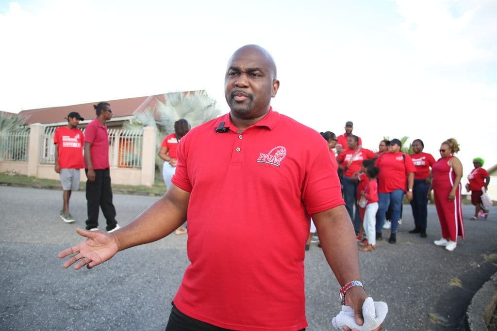 PNM MP distributes hampers amid CEPEP, URP job losses