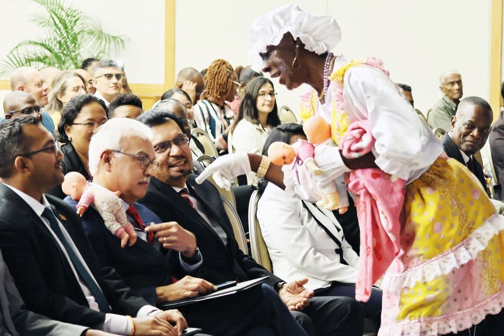 Minister warns against illegal animals, bird flu risk