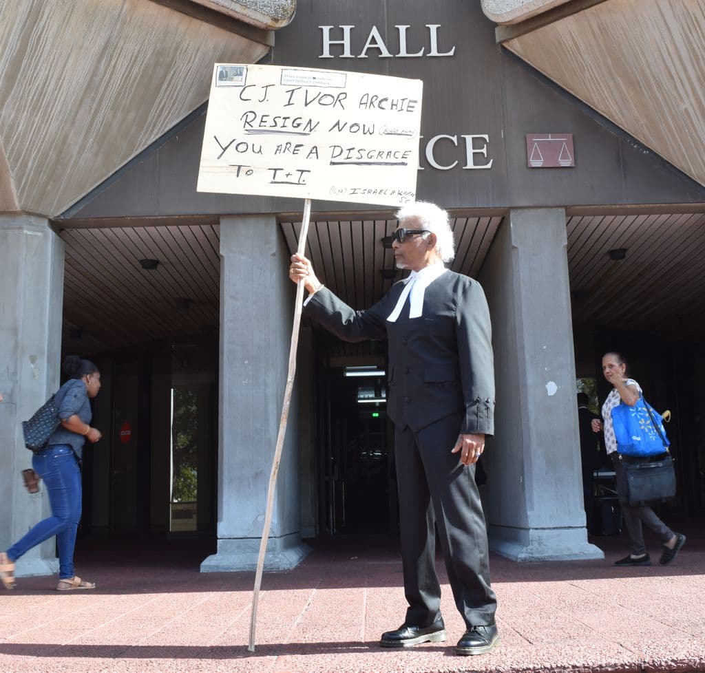 Khan stages protest, calls for CJ to resign after Privy Council ruling