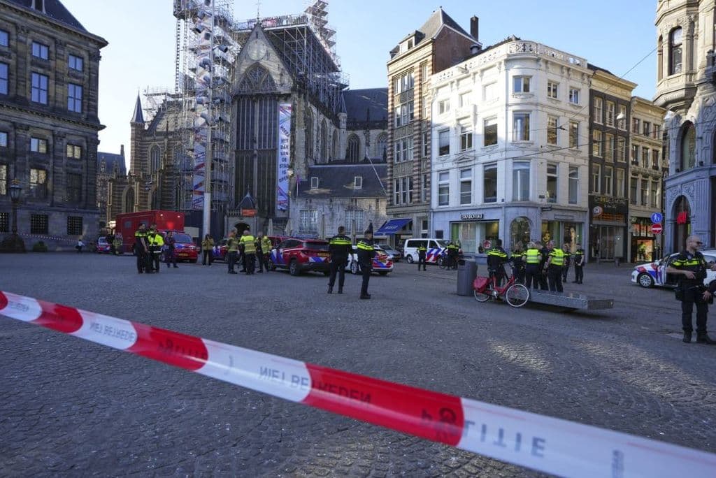 5 wounded in Amsterdam stabbing, 1 person arrested