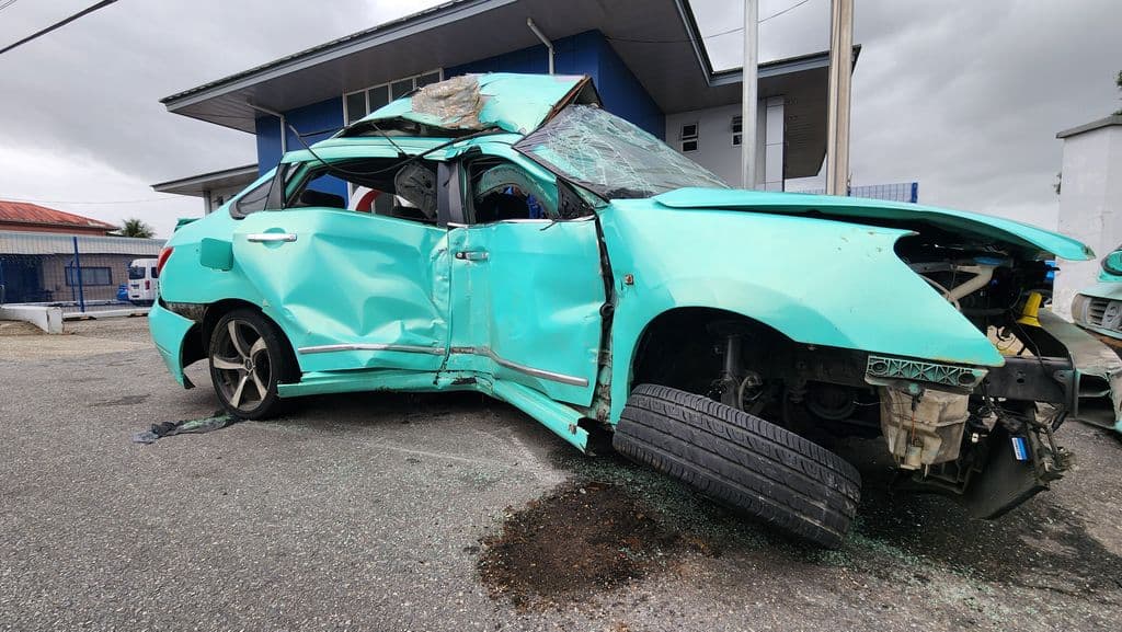 Driver dies after crashing into utility pole