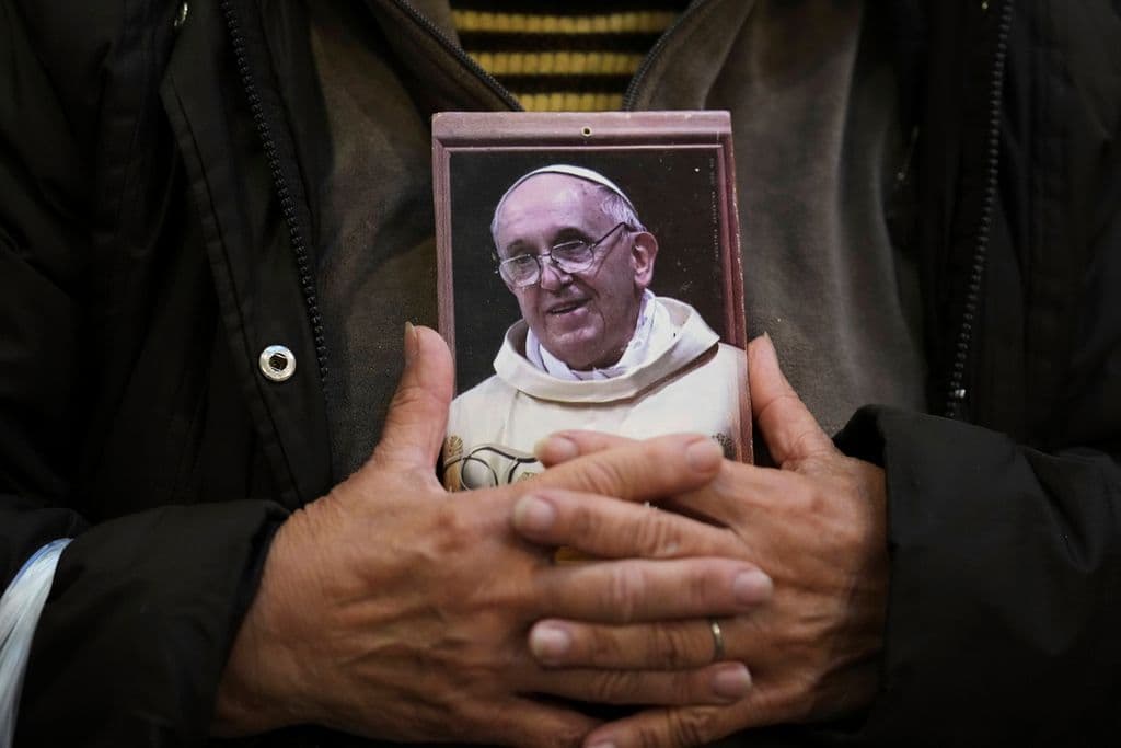Global tributes pour in to honor Pope Francis after his death