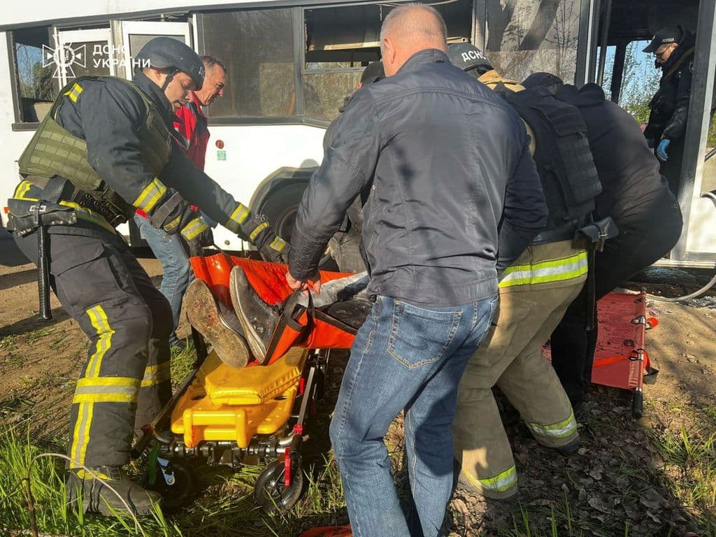 Trump says Zelenskyy is prolonging war in Ukraine