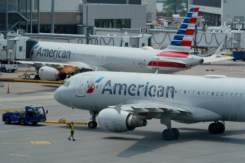 Airlines, rattled by trade war and spending pullback, continue to cut flights, pull outlooks
