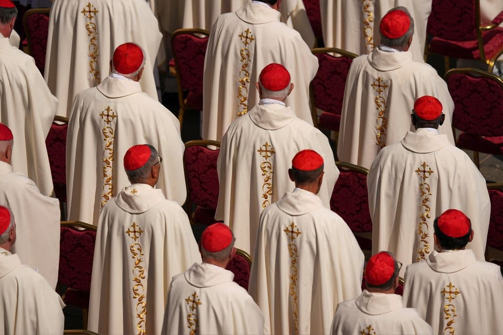 Who are the contenders to be pope?