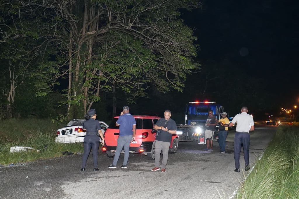 Man killed, two injured in Arima crash