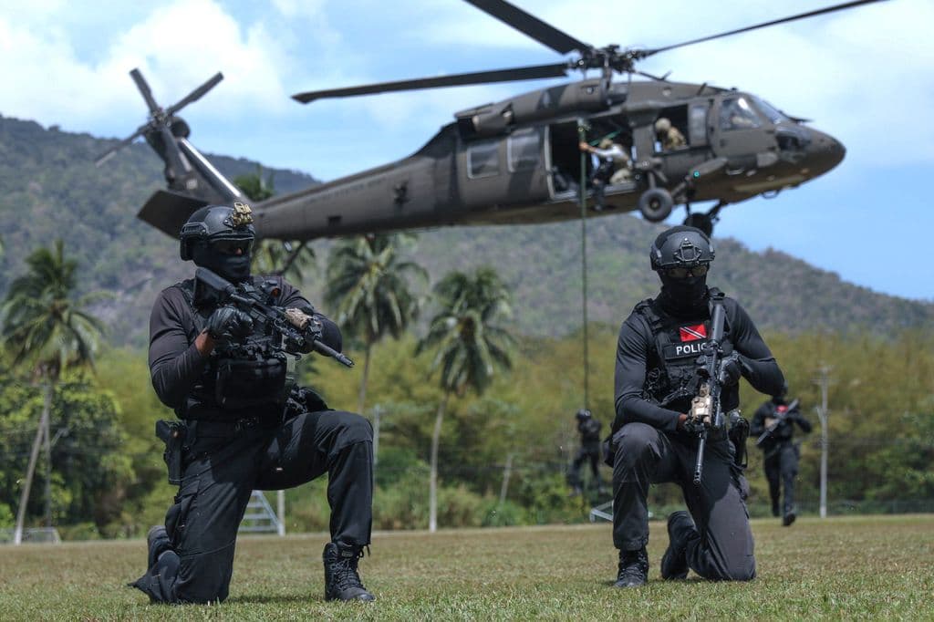 US Admiral, Defence Minister stress importance of joint military exercises