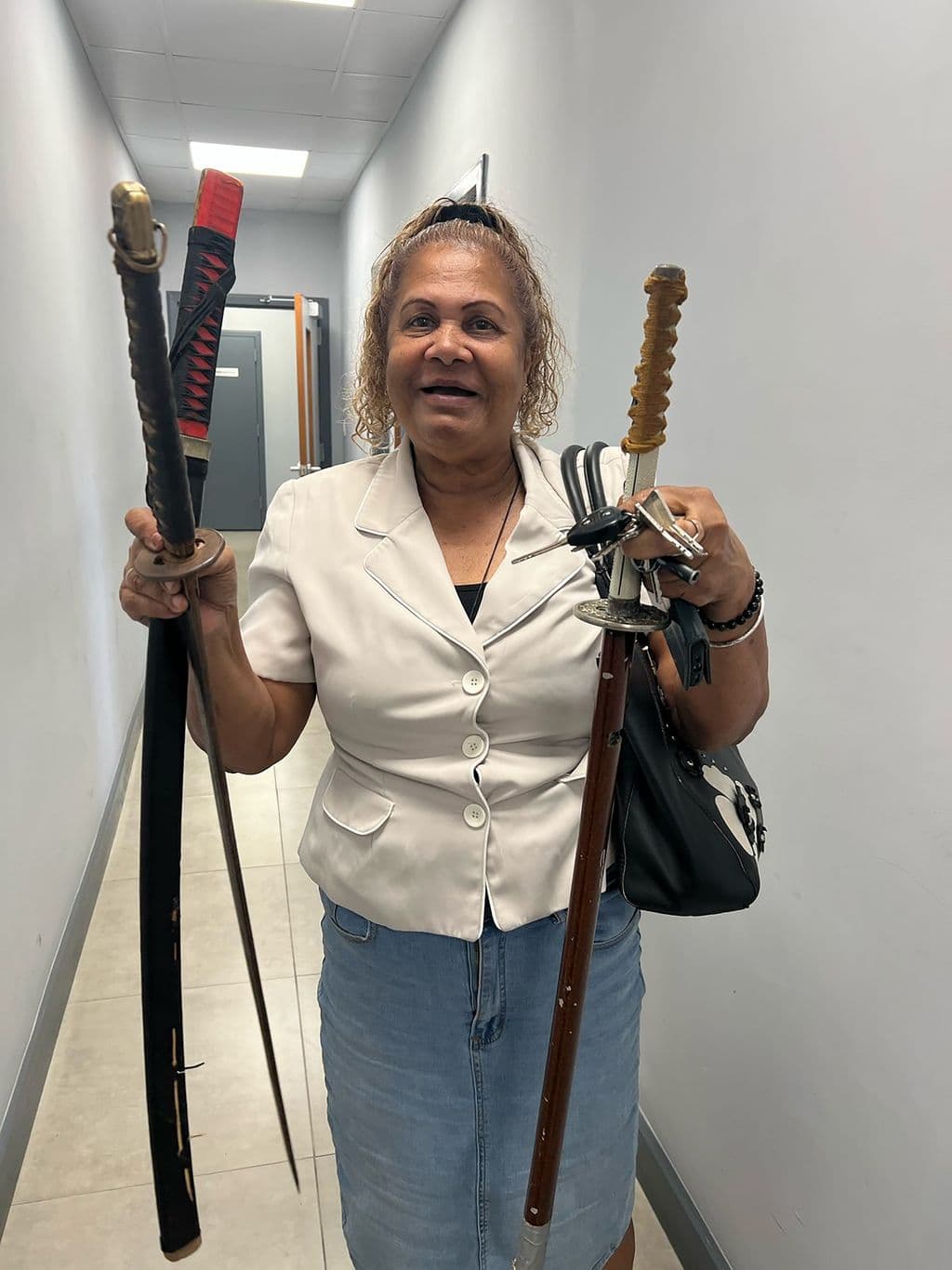 Stolen swords returned to Military Museum