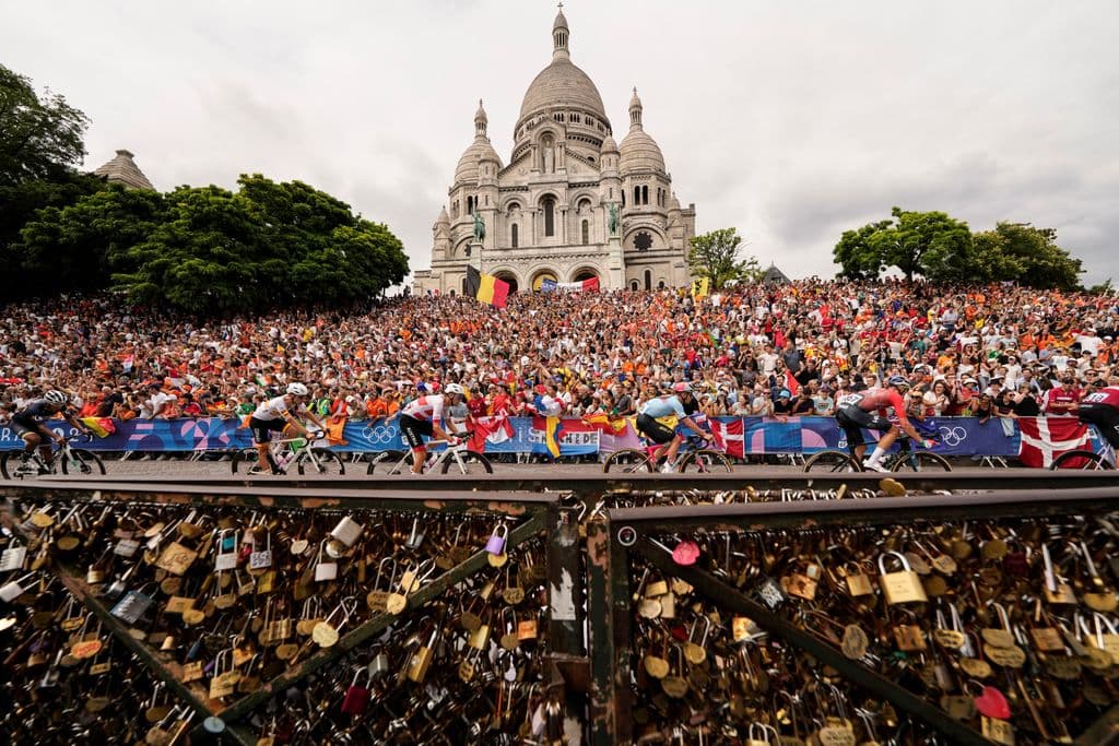 Tour de France breaks with 50-year-old tradition and raises safety concerns