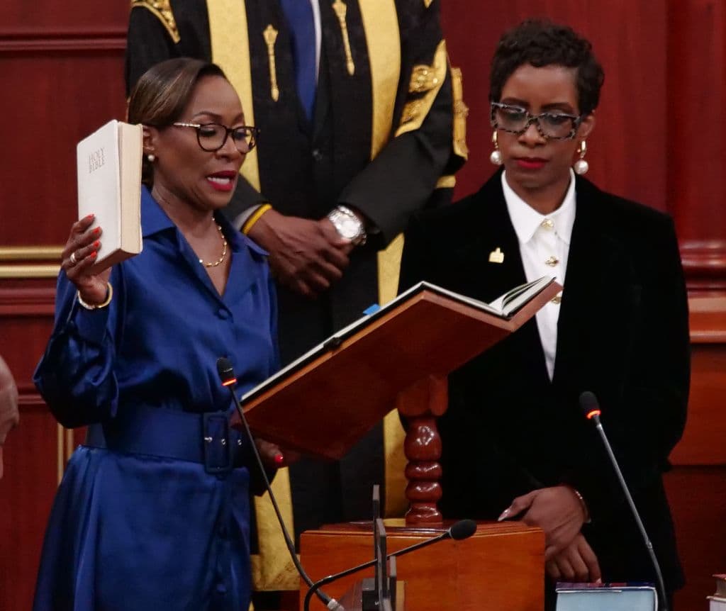 New independent senator vows to tackle national financial challenges