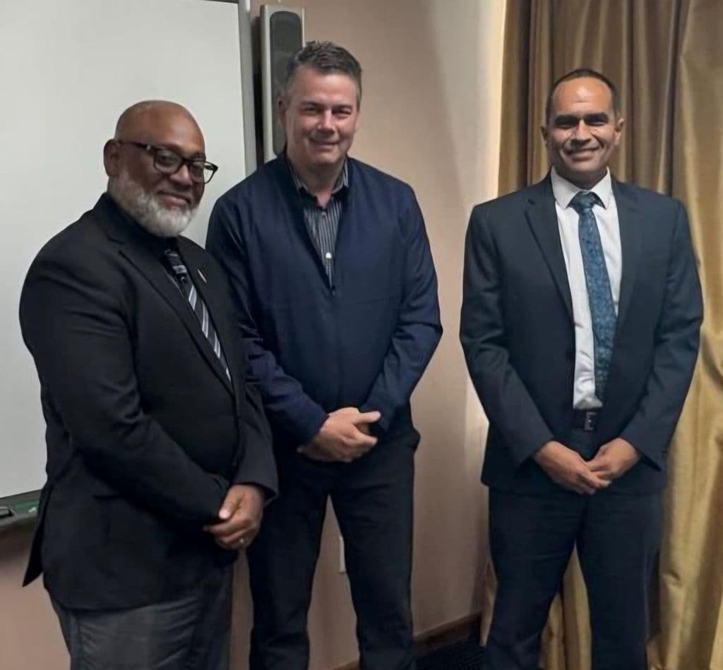 Minister Kesar, Methanex officials discuss downstream gas future