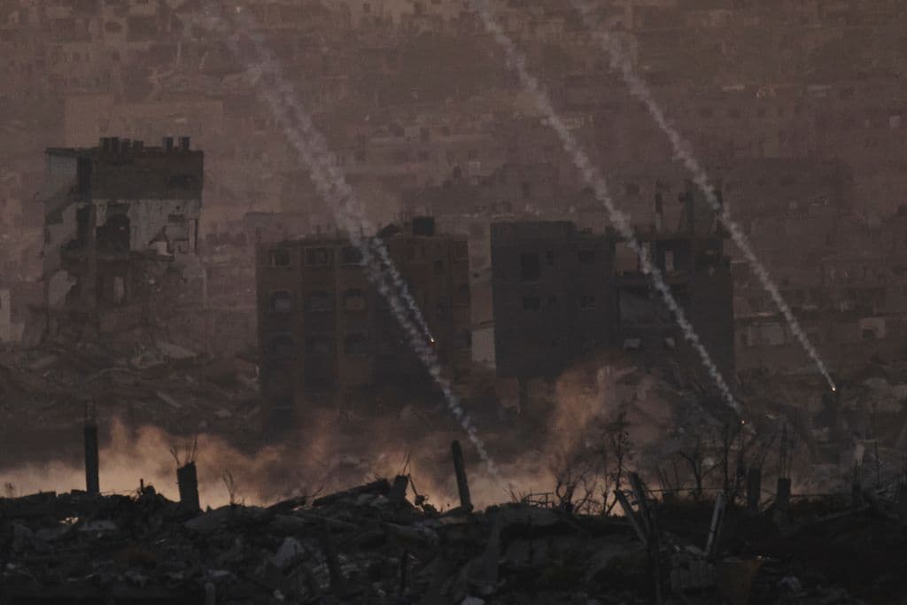 Gaza officials say Israeli forces killed 27 heading to aid site. Israel says it fired near suspects