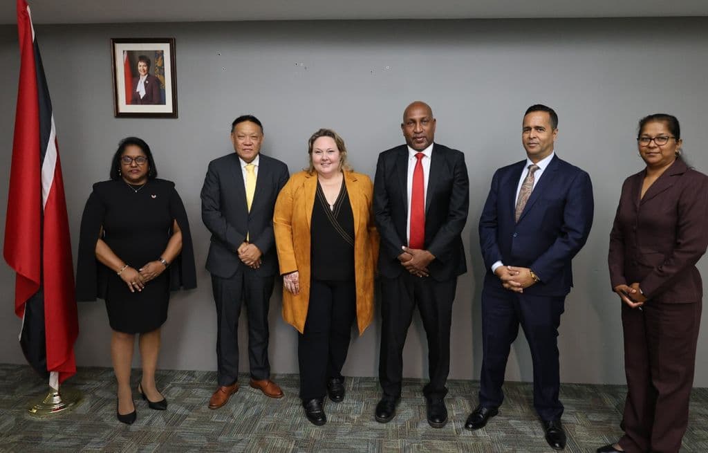 US Chargé d’Affaires pays visit to Housing Ministry