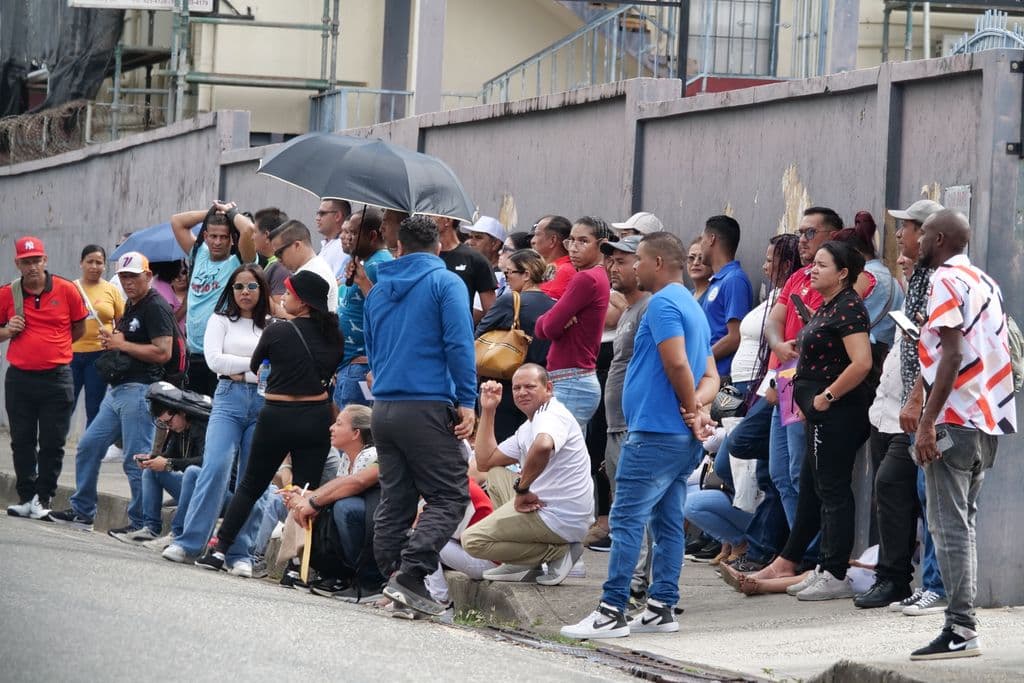 Gonzales challenges Govt over Immigration corruption claims