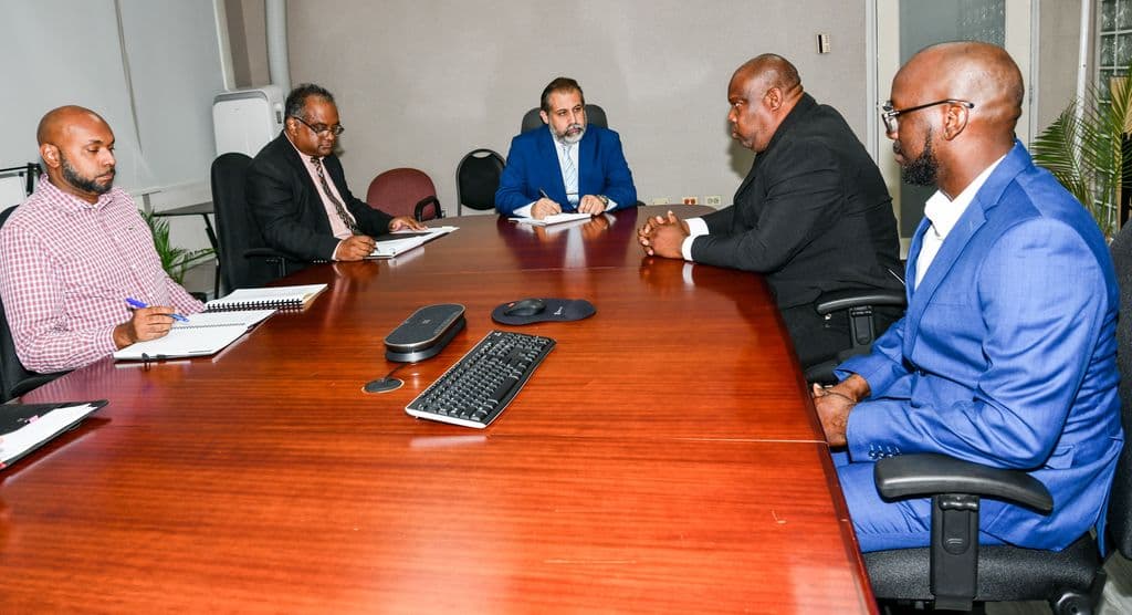 Zakour visits City Gate to hear maxi taxi concerns