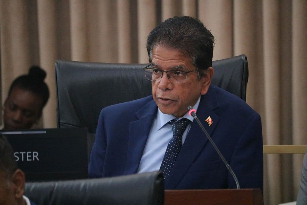 Laptops for all students regardless of wealth—Minister