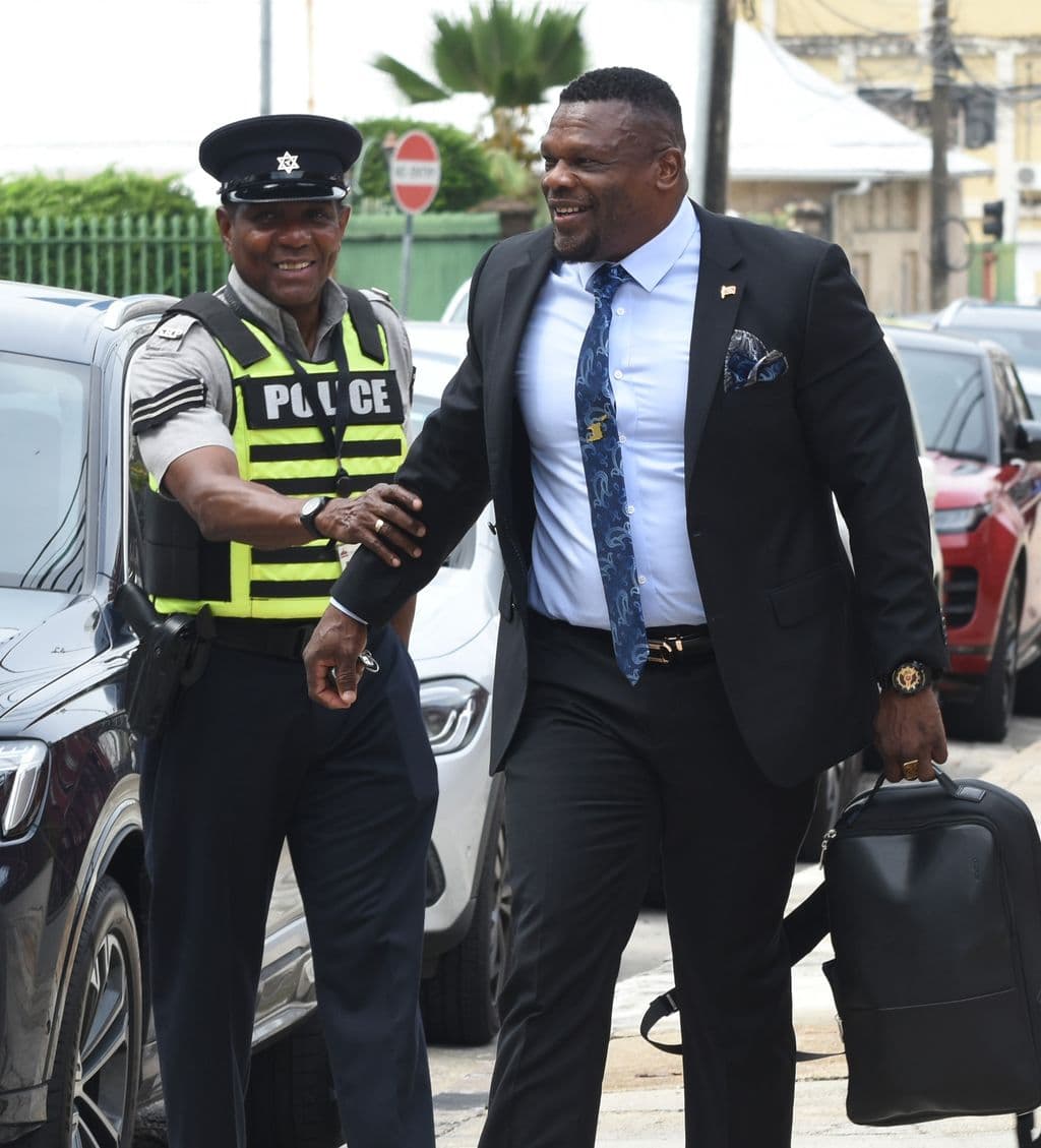 Alexander hits back at Marvin's 'duncey' label