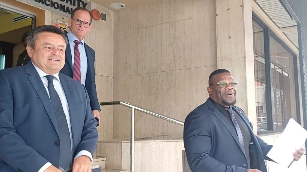 Alexander meets with US firm on security collaboration