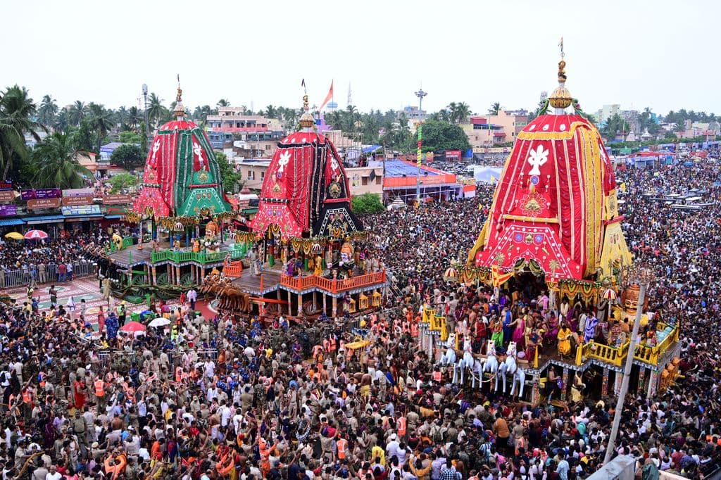 3 killed, 12 hospitalised after crowd surge at Indian festival