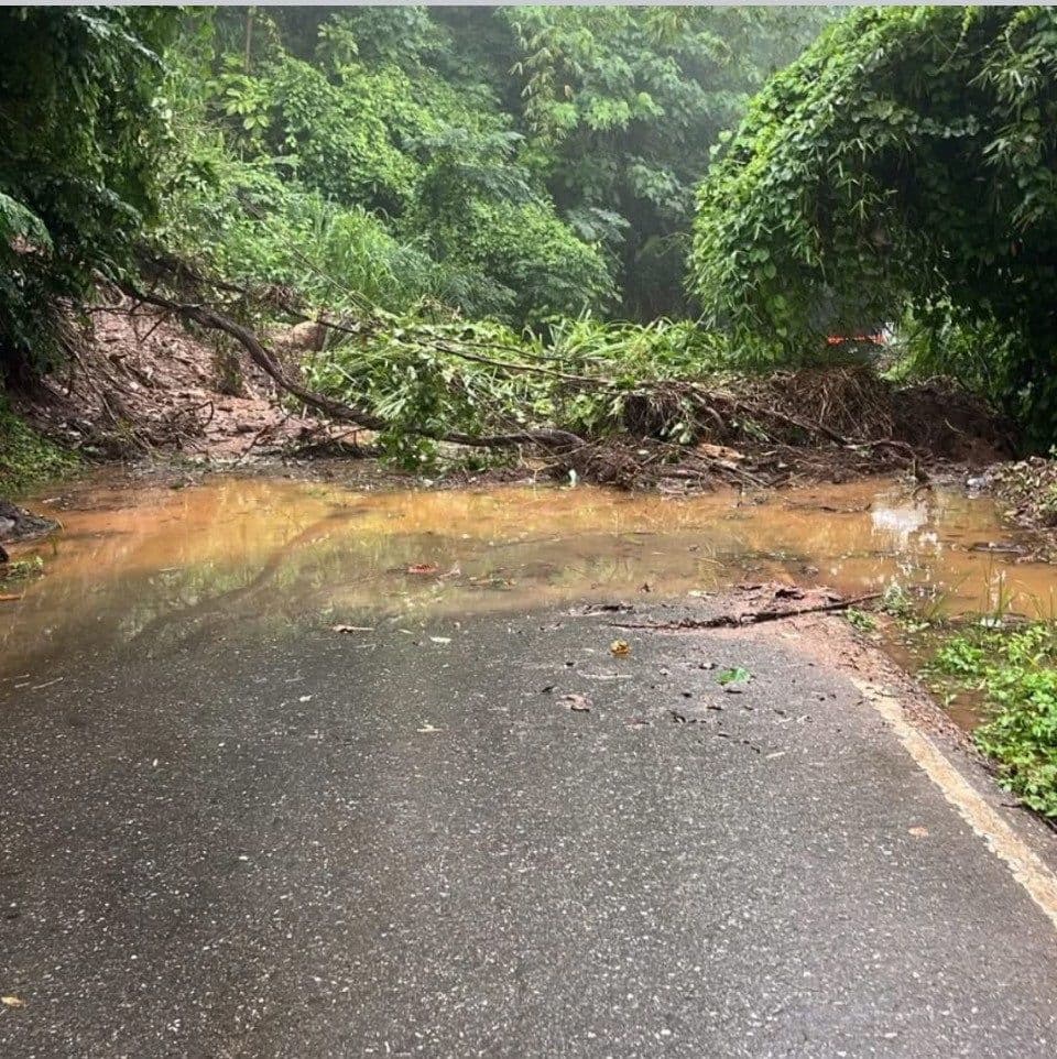 Landslide blocks roadway to Fort George