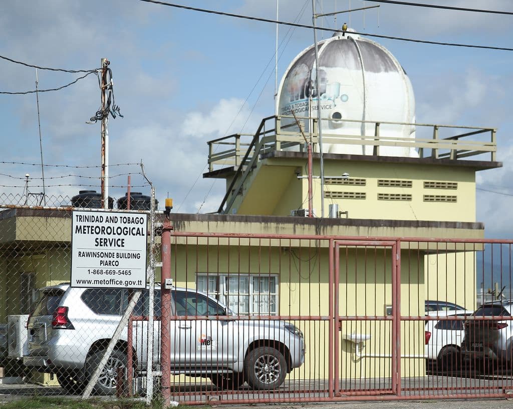 Minister Elder meets Met Service on staff shortage