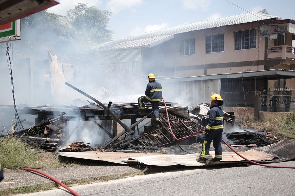 Fire destroys abandoned house in San Fernando