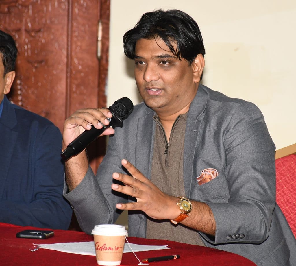 Economist backs job drive but urges phased hiring