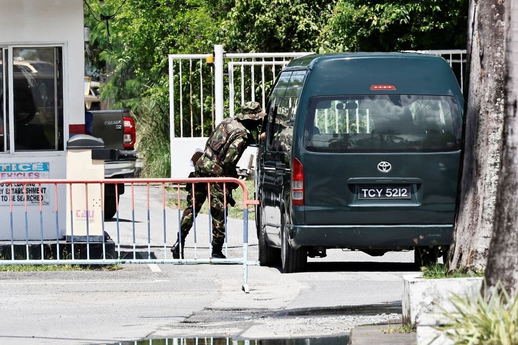 Threats against defence lawyers representing Teteron detainees