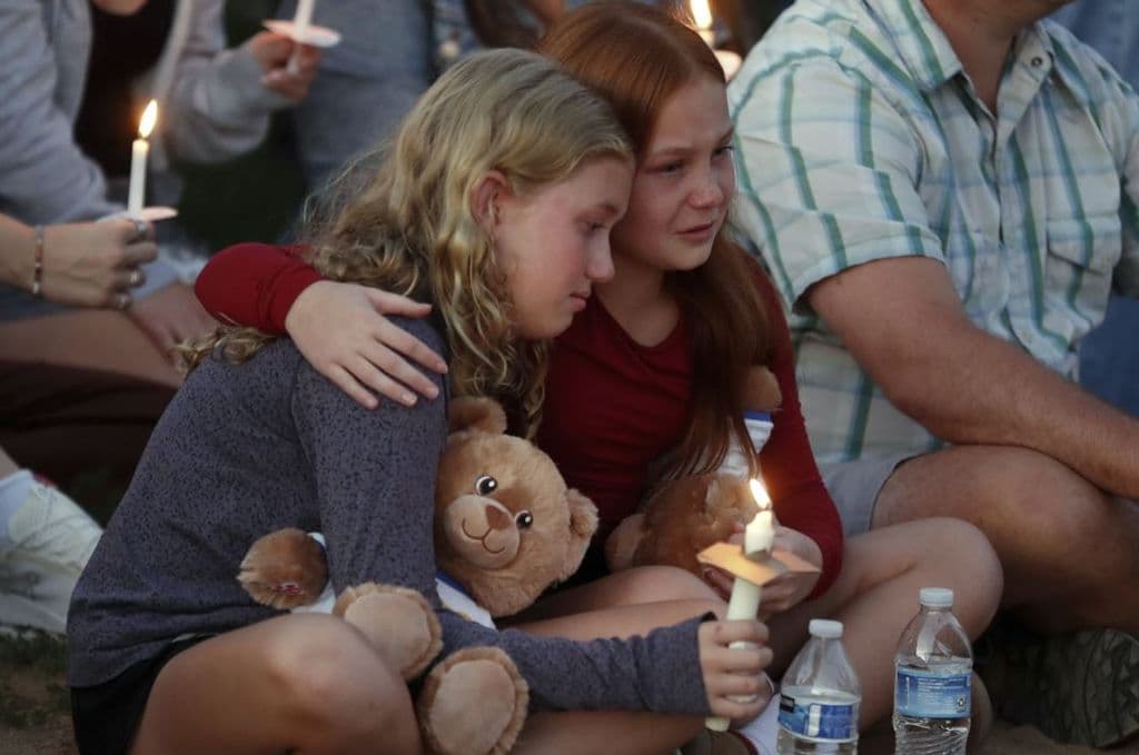 Hundreds honor victims of Minneapolis school shooting