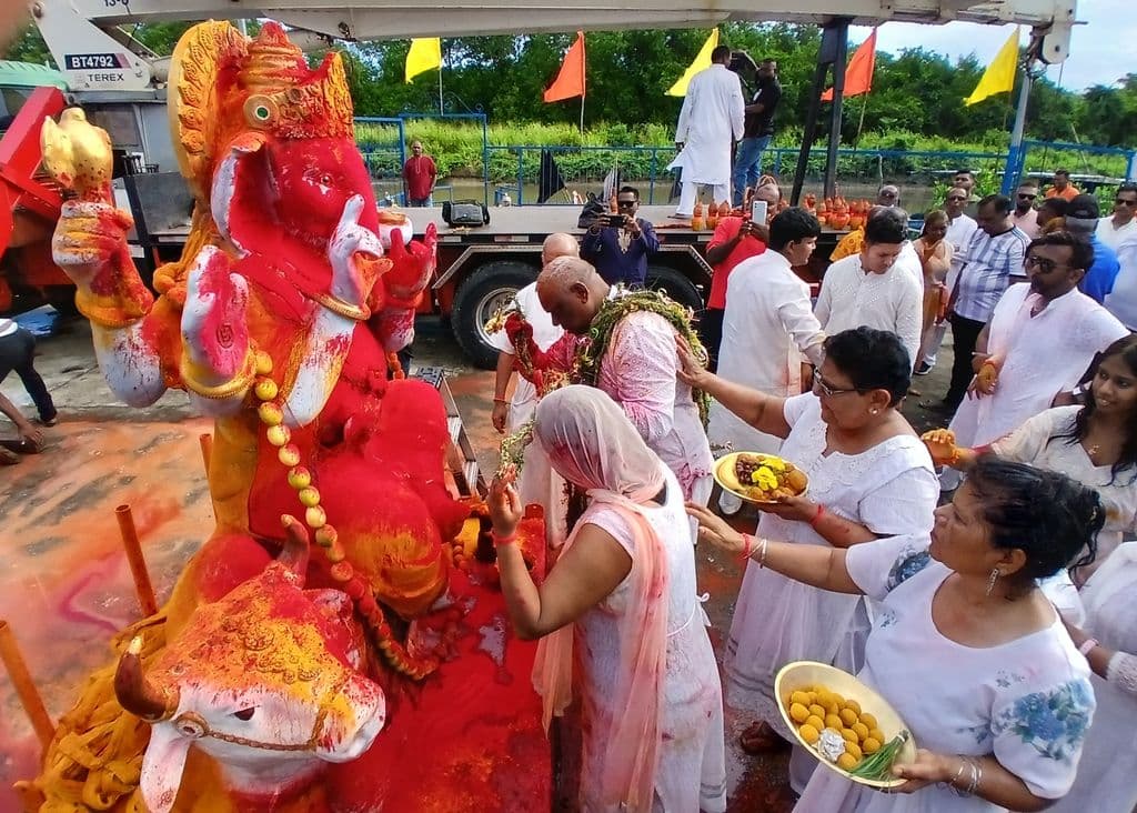 Mayor urges Govt backing for Felicity Ganesh Utsav