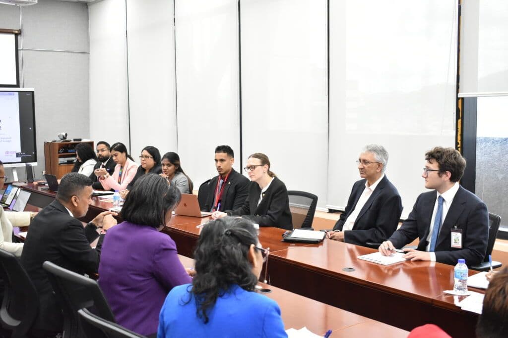 S&P gives T&T a negative outlook