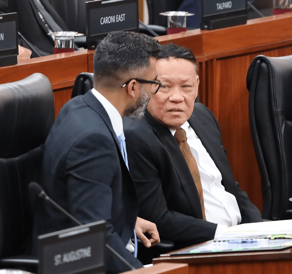 Lee says he wont be resigning over renewed fraud charges