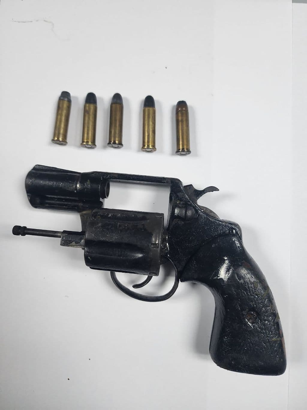 Four arrested, guns and drugs seized in Central Division