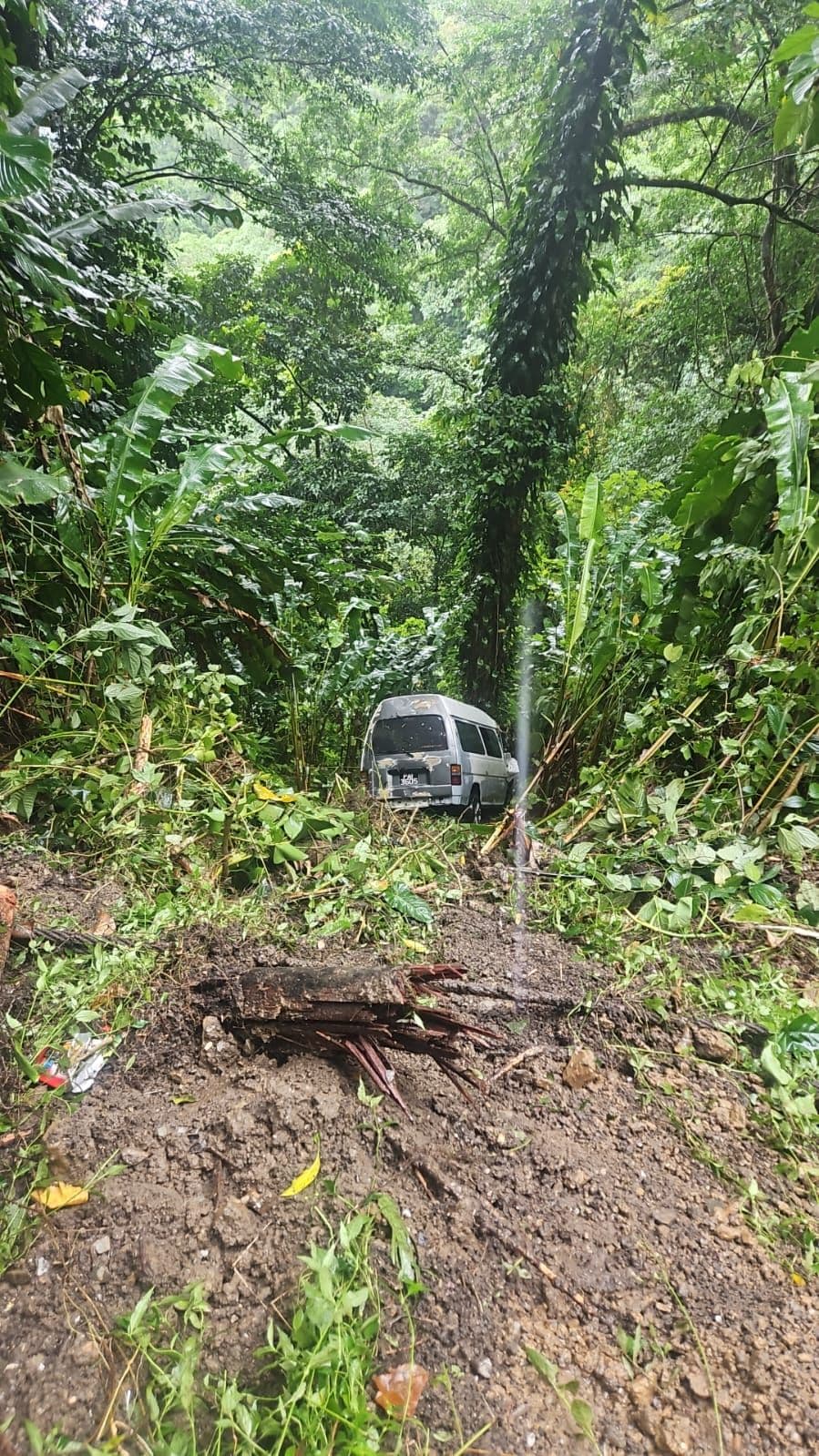 Maxi goes over embankment on North Coast Road