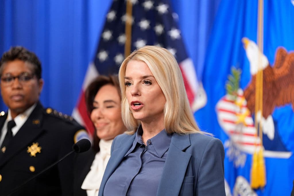 Bondi: US indicts Maduro and wife on narco-terror charges