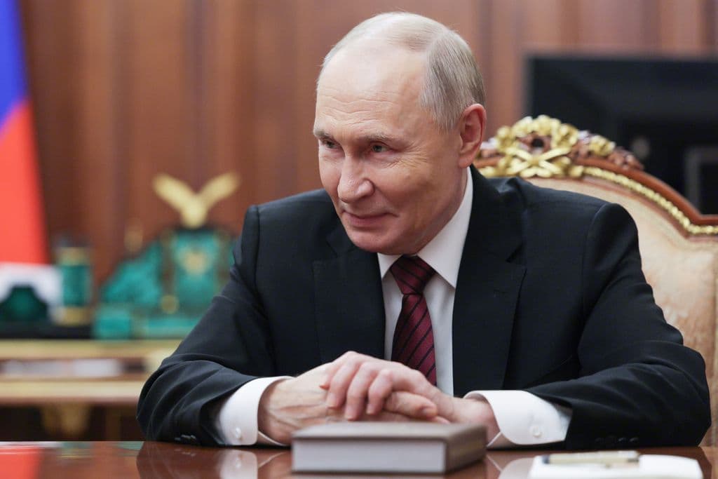 Vladimir Putin reaffirms support for Maduro