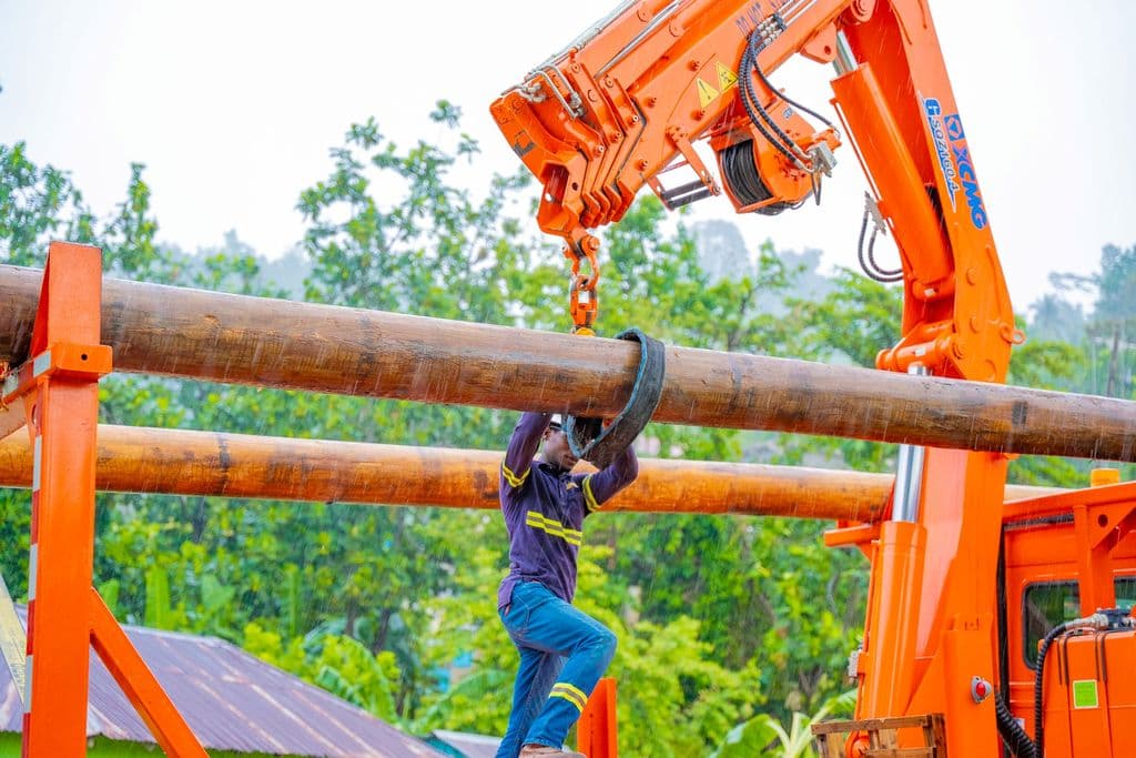 Over 100 electrical linesmen from Canada arrive to help Jamaica with power restoration