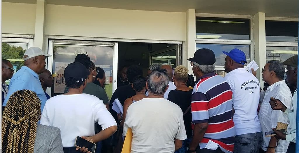 Chaos at Licensing Office over renewal fee