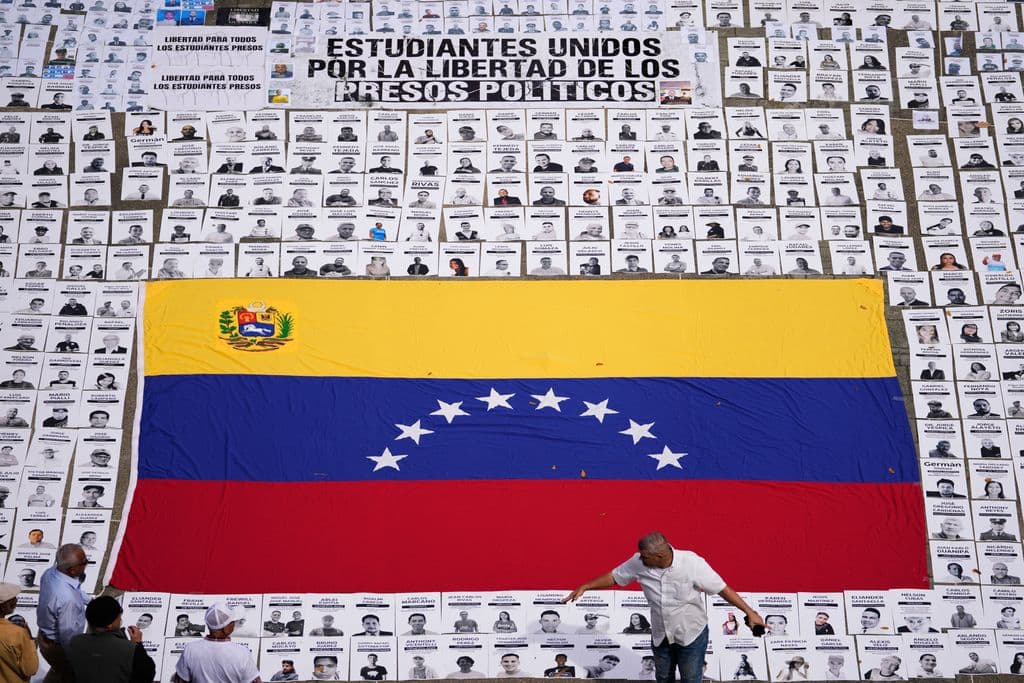 Hundreds more Venezuelans come forward to register relatives as ‘political prisoners’