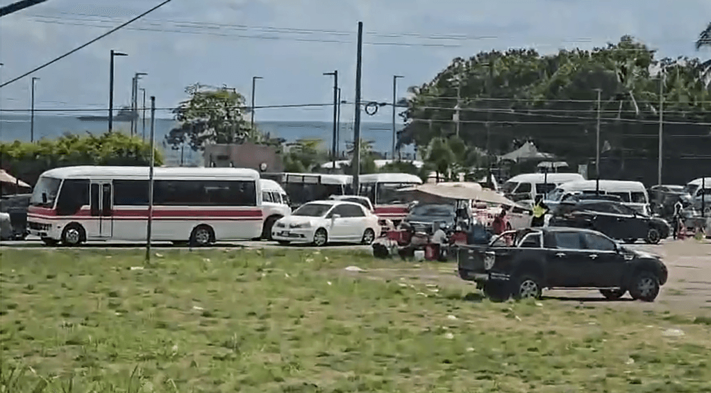 ‘Stink and Dutty’ exit rush triggers traffic chaos in the West