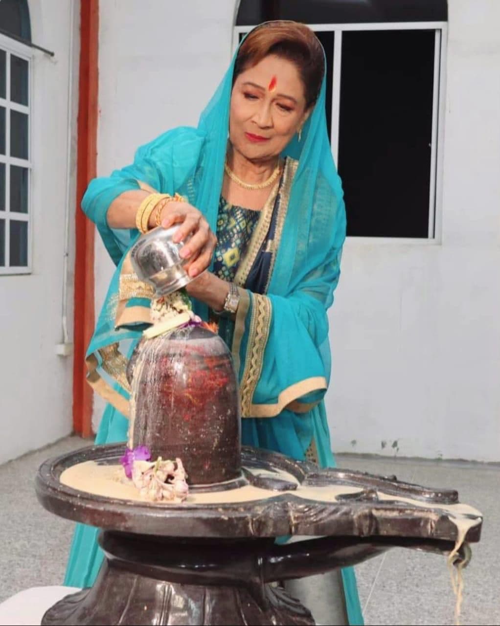 PM visits temples as part of Maha Shivaratri observance