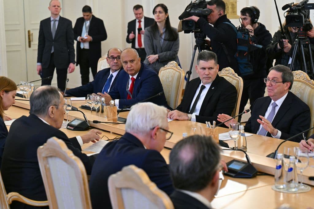 Russia hosts Cuban foreign minister and urges US not to blockade Cuba