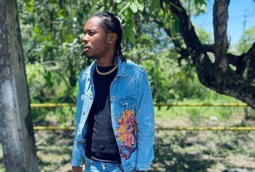 Gospel singer wanted for robbery claims he’s innocent