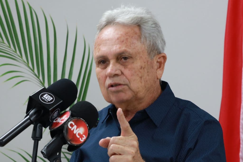 Imbert blames govt for Hilton's looming exit