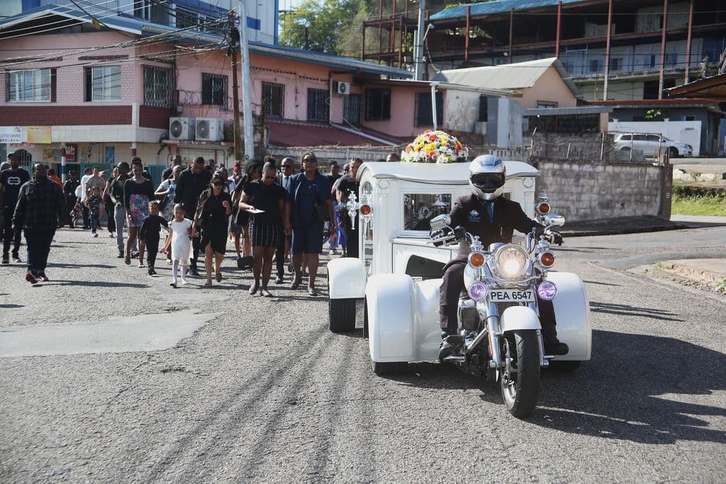 Solemn send-off for Anuska