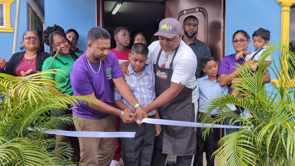 Autism advocate calls for more aides for children on the spectrum